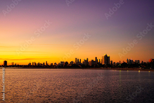 Sunset over the city - skyline of Melbourne © Zsuzsanna