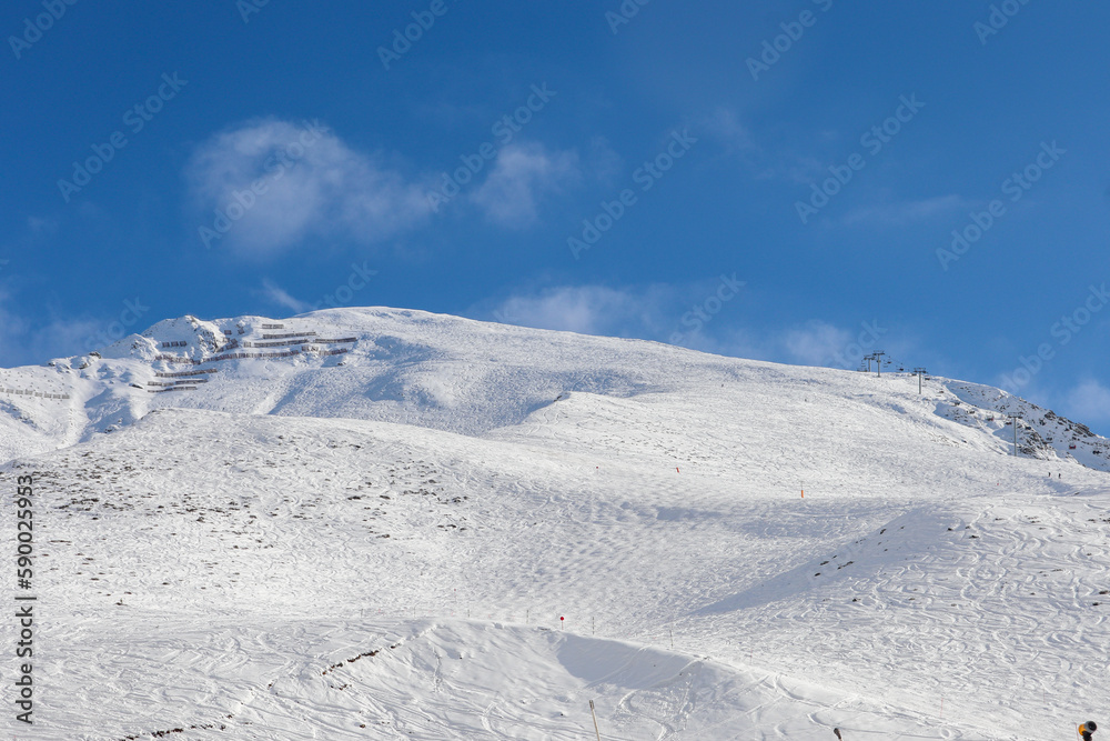 Protections anti-avalanches en montagne