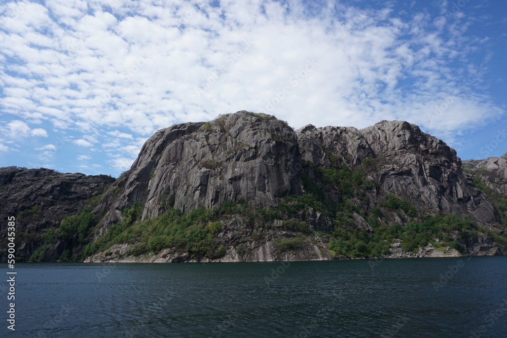 Felsenlanschaft in Norwegen mit Ausblick