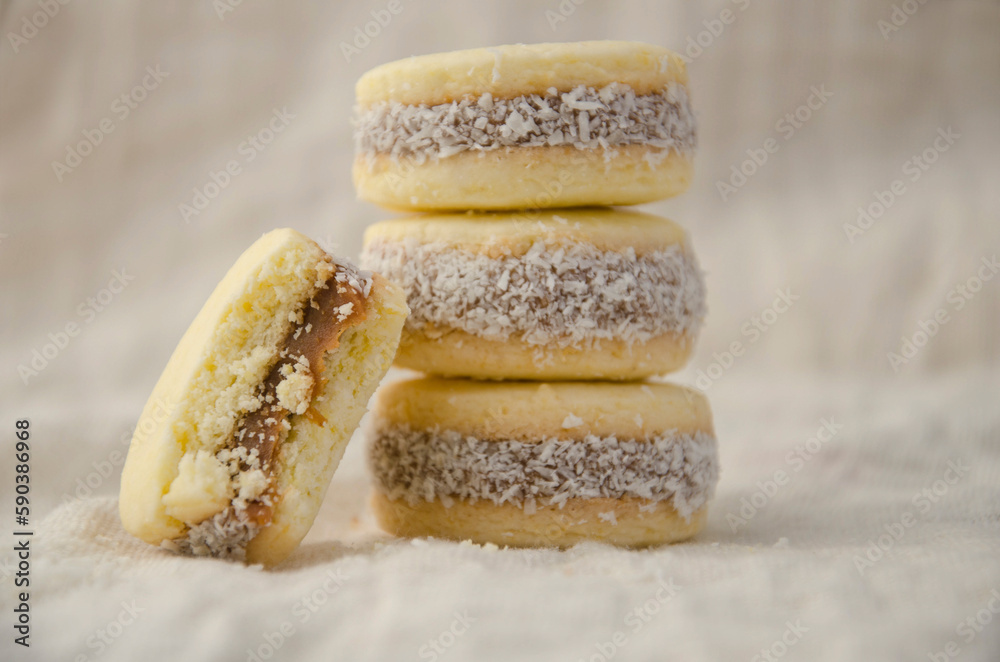 Alfajor de maicena. Tradicion argentina. Argentinan traditional food.