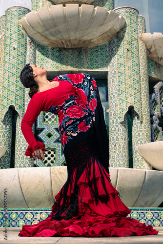 Mujer Latina emprendedora, experta en educación,  el viaja por las ciudades del mundo bailando y enseñando flamenco a personas con necesidades especiales.