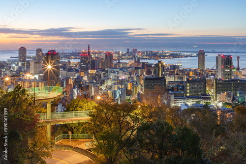諏訪山公園から眺める神戸の夜明け　神戸市中央区にて