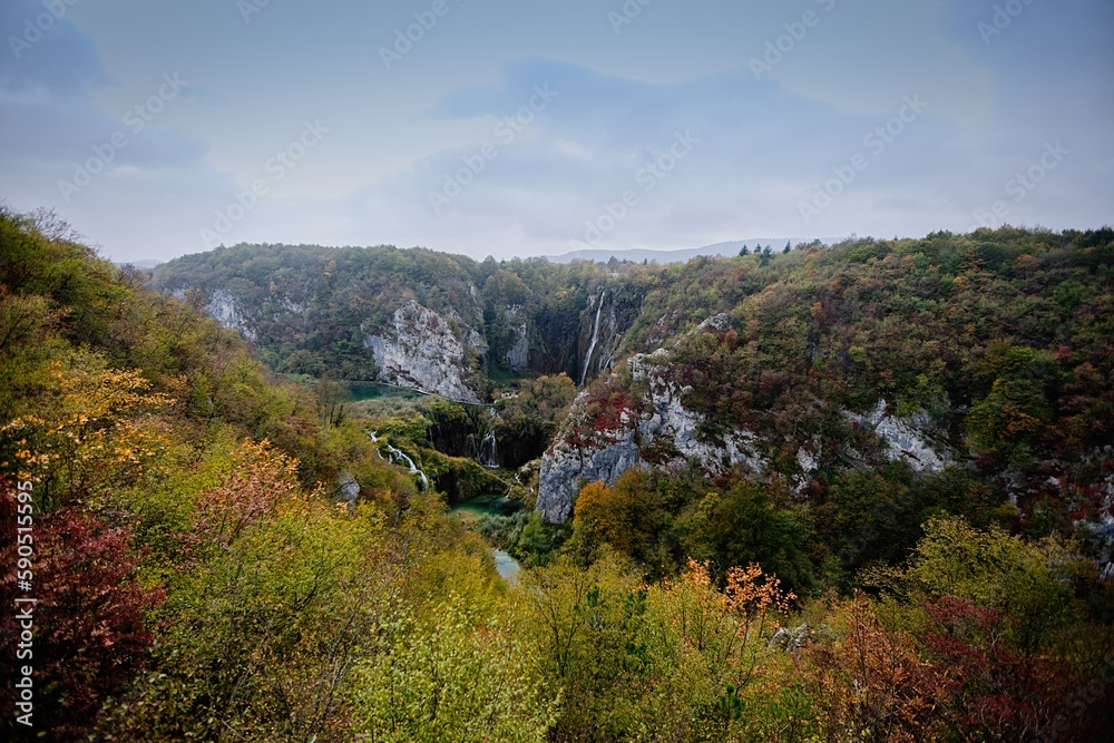 Obraz premium Plitvice Lakes National Park in Croatia in autumn.