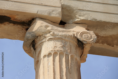 Obraz na płótnie Ionic columns in the Erechtheion Temple on the Acropolis of Athens. w salonie