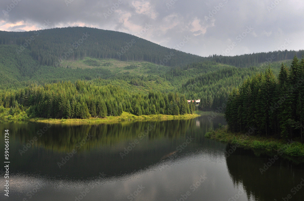 Obraz premium Oasa lake. Sureanu mountains. Romania