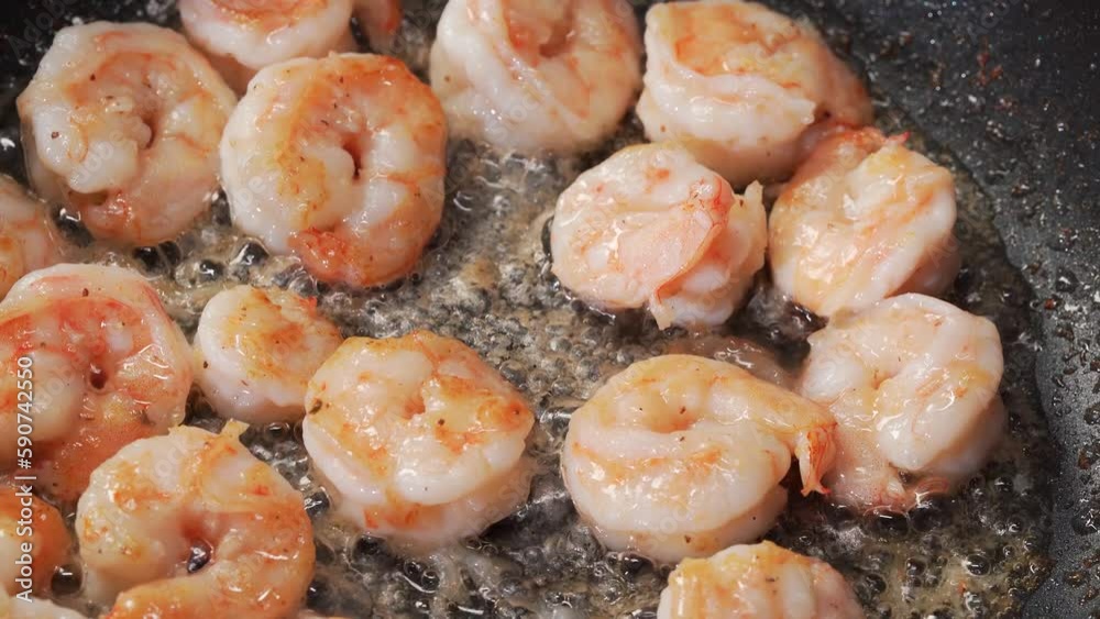The cooking process of special Chinese food Dutch peas fried shrimp The cooking process of special Chinese food Dutch peas fried shrimp