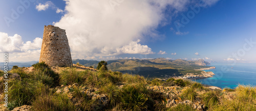 Valokuva The magnificent views from the ruins of the pirate watchtower of Son Jaumell bet