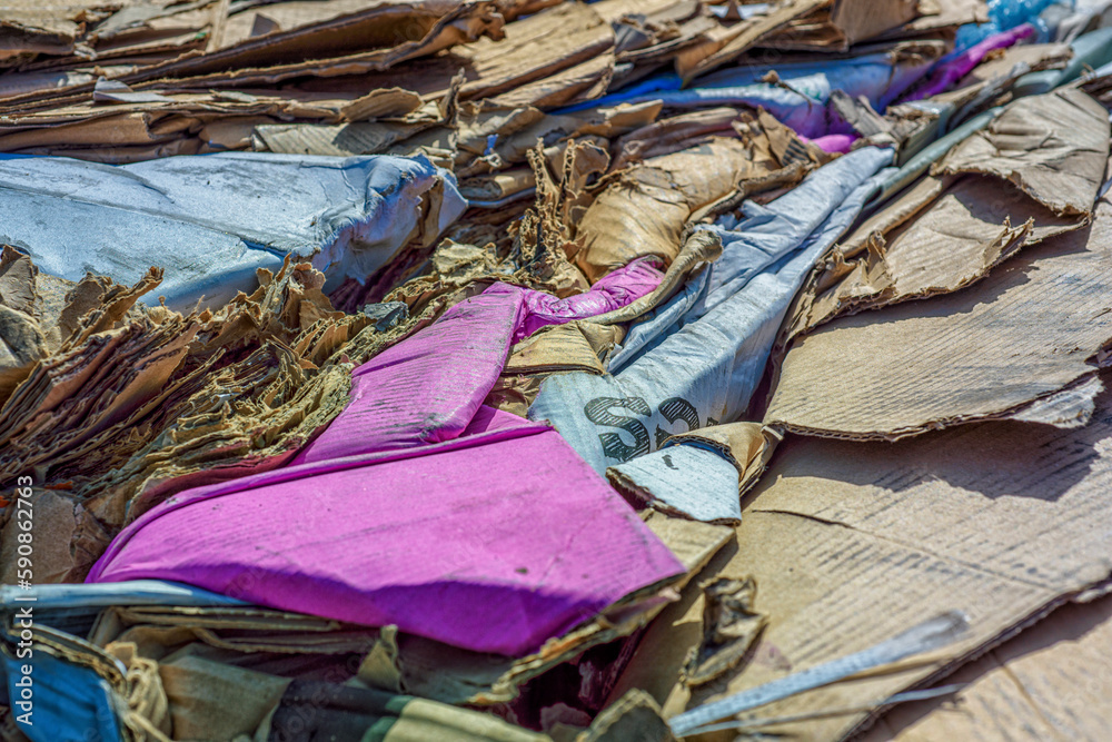 Foto de déchets de carton et papier pour le recyclage do Stock Adobe