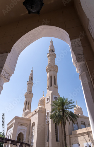 Canvas Print Exterior of the Jumeirah mosque in Dubai, UAE, open for cultural visits and educ