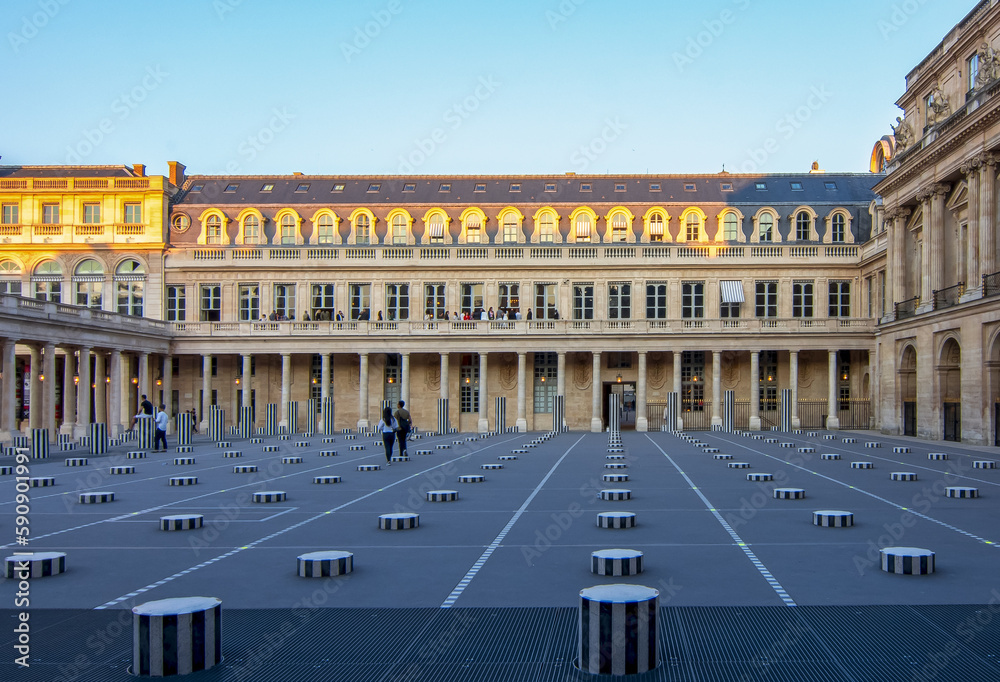 Ταπετσαρία Palais Royal palace in center of Paris, France
