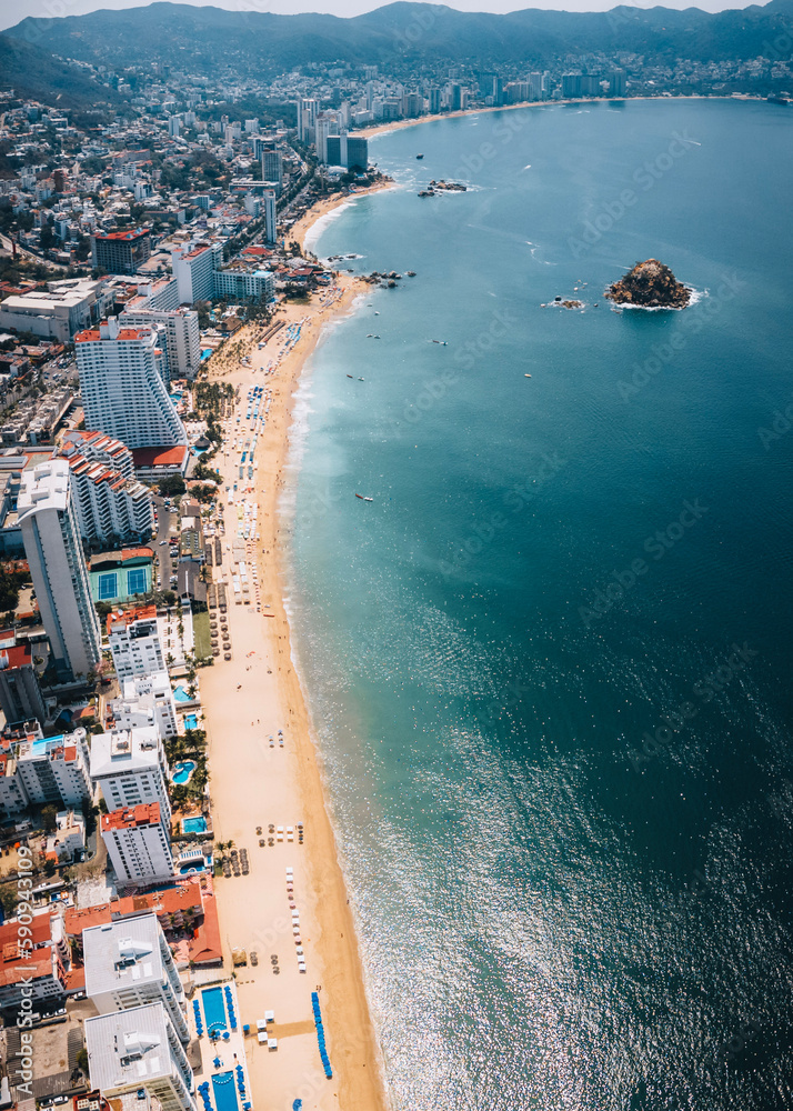 Vista aérea de Acapulco visto desde un drone, Mexico