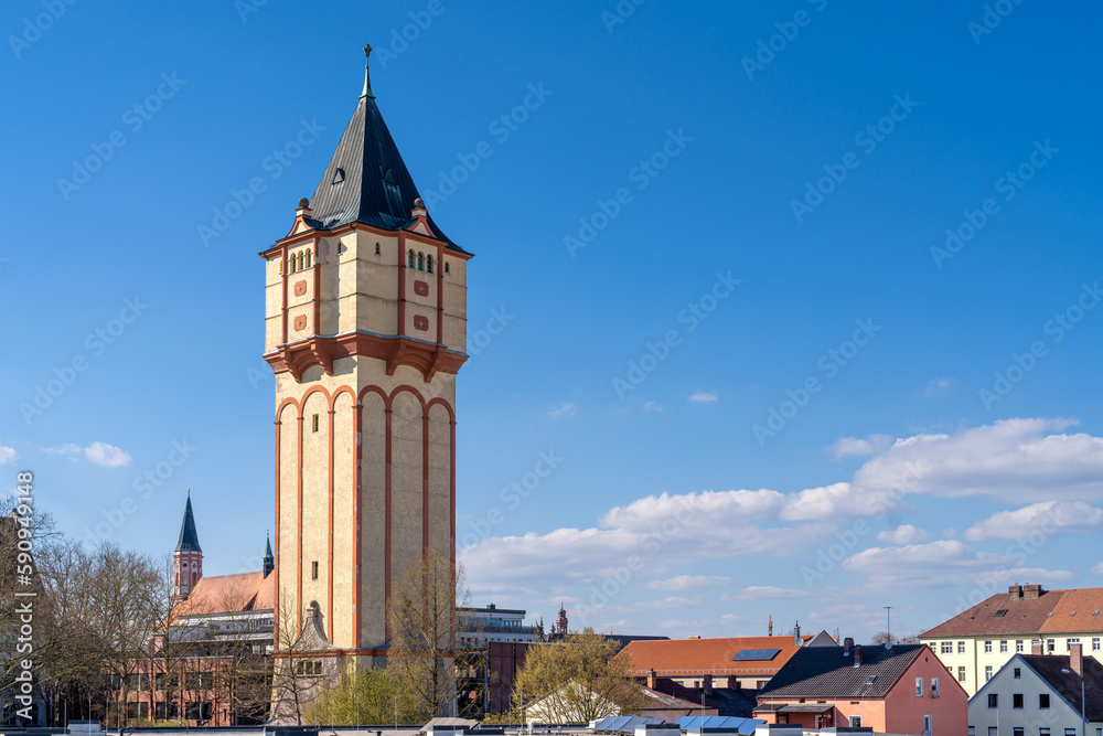 Der Wasserturm ist ein historisches, unter Denkmalschutz stehendes Gebäude in der Stadt Straubing