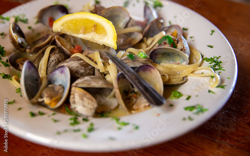 Steamed clams with linguini