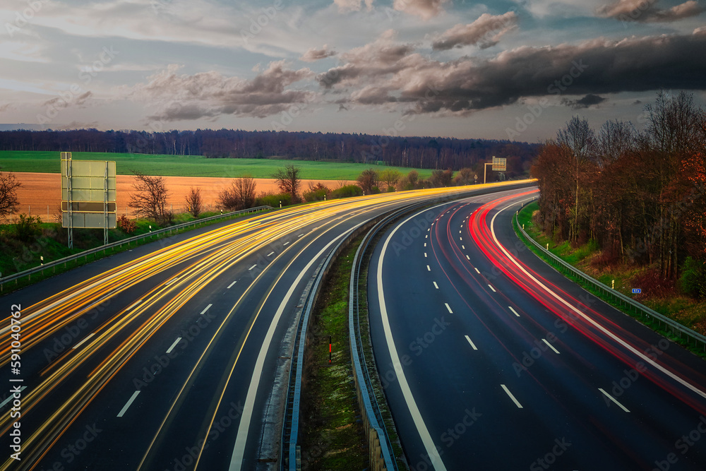 Langzeitbelichtung - Autobahn - Strasse - Traffic - Travel - Background - Line - Ecology - Highway - Long Exposure - Motorway - Night Traffic - Light Trails - High quality photo	
