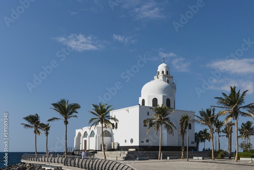 Daytime view of the Island Mosque, Jeddah © Khaled Anan Photography/Wirestock Creators