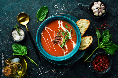 Obraz na plátně Tomato soup with bacon, onion and cream