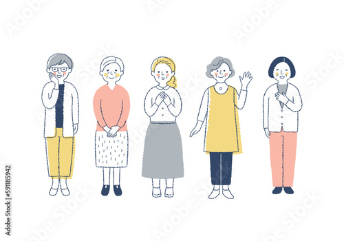 笑顔のシニア女性5人　全身
