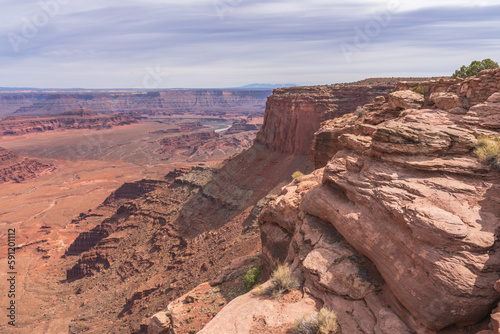 hiking the dead horse trail in dead horse point state park in utah, usa