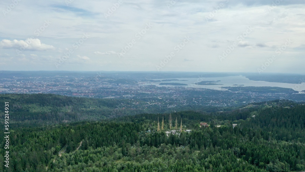 Fototapeta premium vue aérienne panoramique d'Oslo depuis Holmenkollen, norvège 