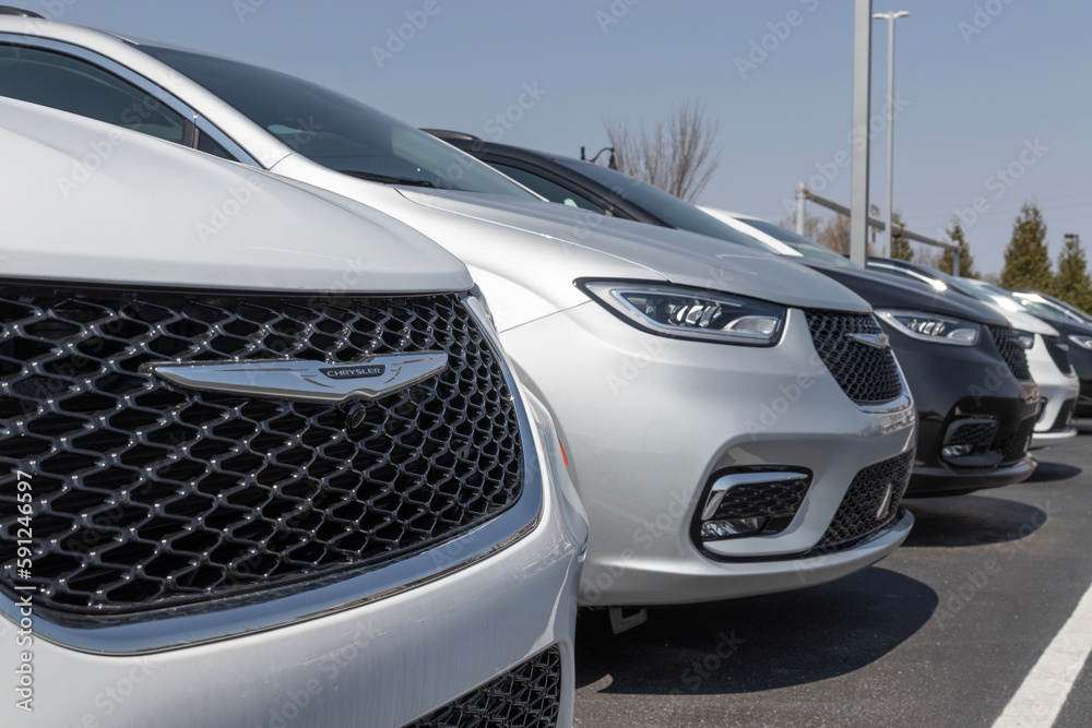 Chrysler Pacifica SUV Minivan Display At A Dealership. Chrysler Offers ...