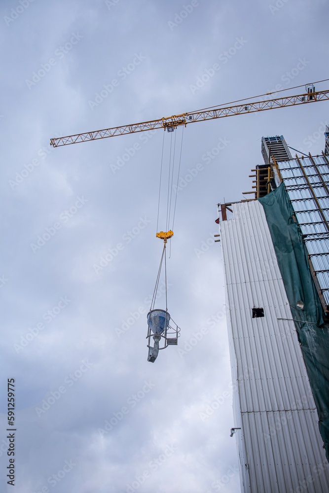 wet concrete bucket use with crane to building construction wet concrete bucket use with crane to building construction