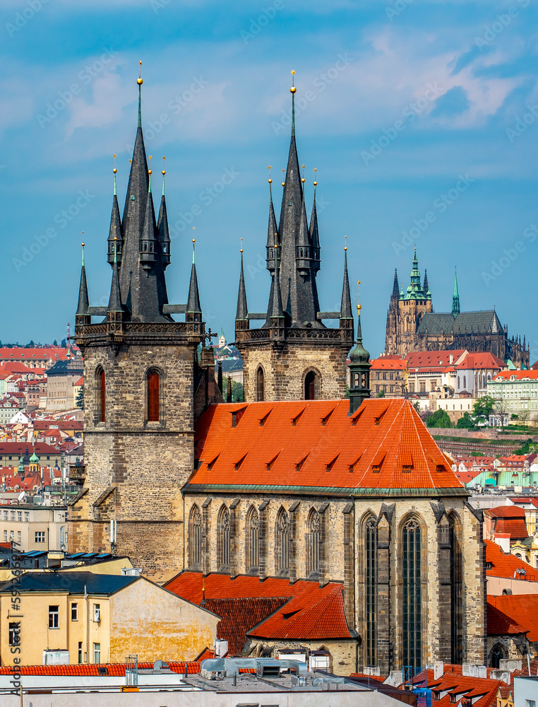 Obraz premium Church of Our Lady before Tyn with Prague Castle at background, Czech Republic