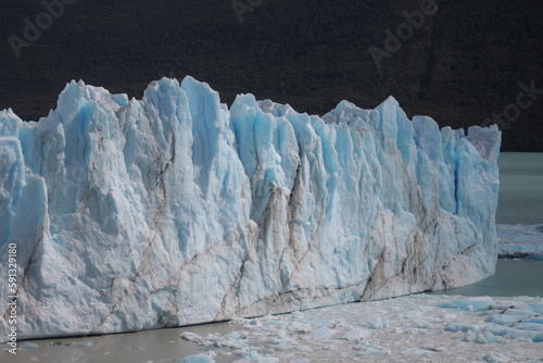 Perito Moreno Glacier, a natural wonder of Argentina © Pancho Casagrande