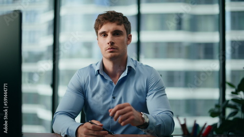 Εκτύπωση καμβά Unfocused office manager sitting closeup