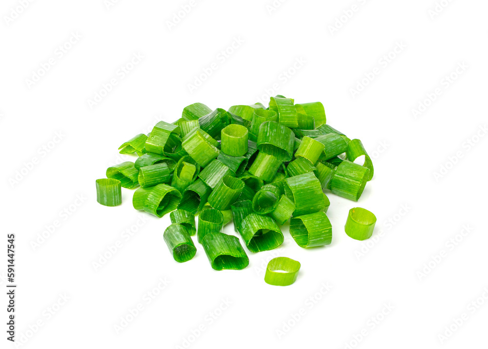 Green Onion Cuts Isolated, Scattered Fresh Chive Pile, Chopped Green Leek, Scallion Greens Pieces Chopped - obrazy, fototapety, plakaty 