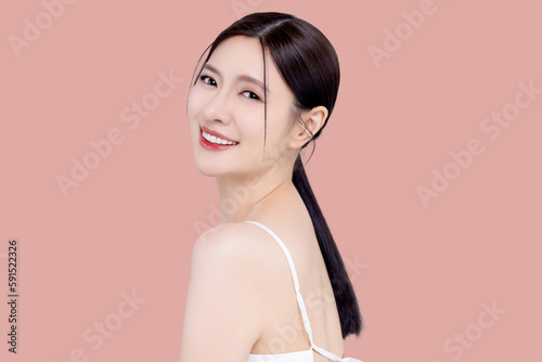 Obraz na plátně Young Asian woman with a beautiful face clean fresh smooth skin
