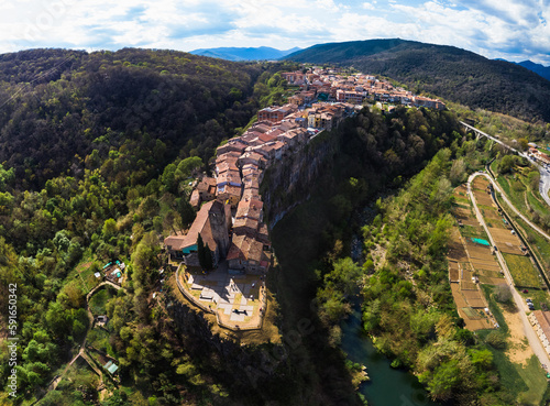 Panorámica de Castellfollit de la Roca, un precioso municipio de Girona (Cataluña - España)
 photo
