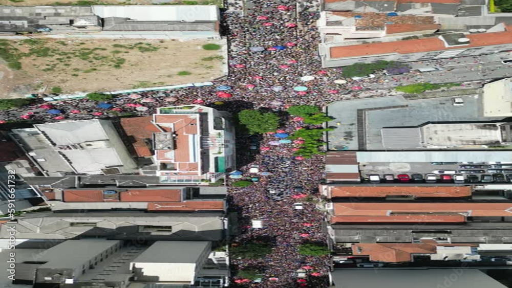Carnaval Brasileiro Bloquinho Bloco Rua Cidade Paisagem Urbana Urbano São Paulo Grupo Carnavalesco Musical Charanga Movimento Pessoas Instrumentos Metal Trombone Sax Saxofone Trompete Flauta Sao 