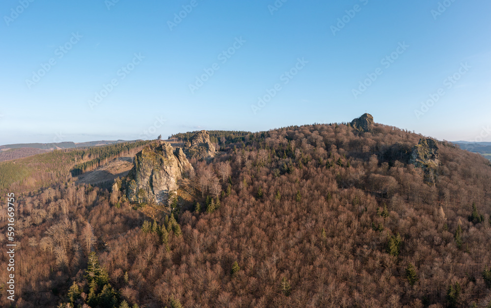 Bruchhauser Steine in Sauerland locken die Wandertouristen in Scharen an Bruchhauser Steine in Sauerland locken die Wandertouristen in Scharen an