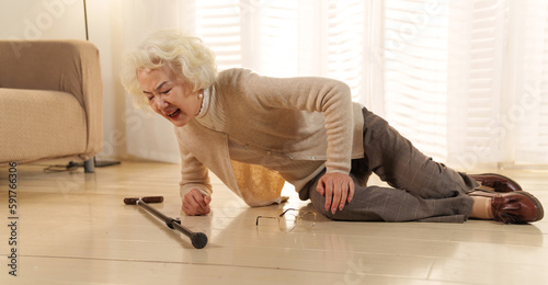 The empty nester fell to the ground