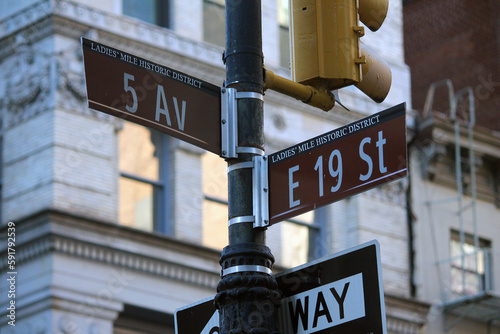 Canvas Print Brown East 19th Street and 5th Avenue Fashion historic sign in Midtown Manhattan