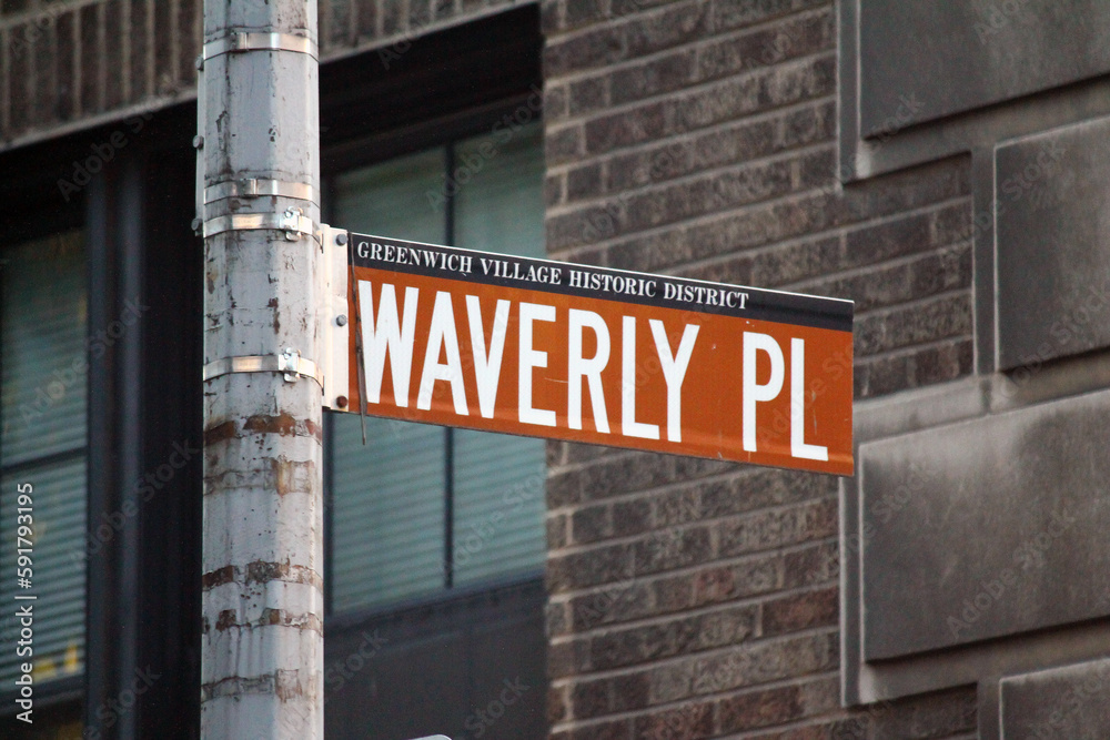 Obraz premium Waverly Place brown traffic sign in New York in Greenwich village historic district