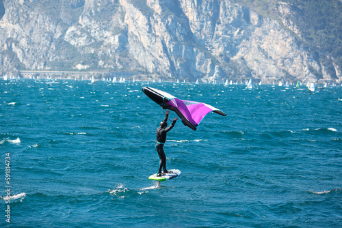 Wind surfers © Kirill Livshitskiy