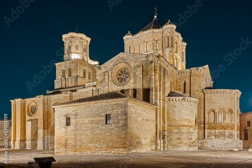 Romanesque and gothic church by night. Colegiata Toro. Castilla Le  n