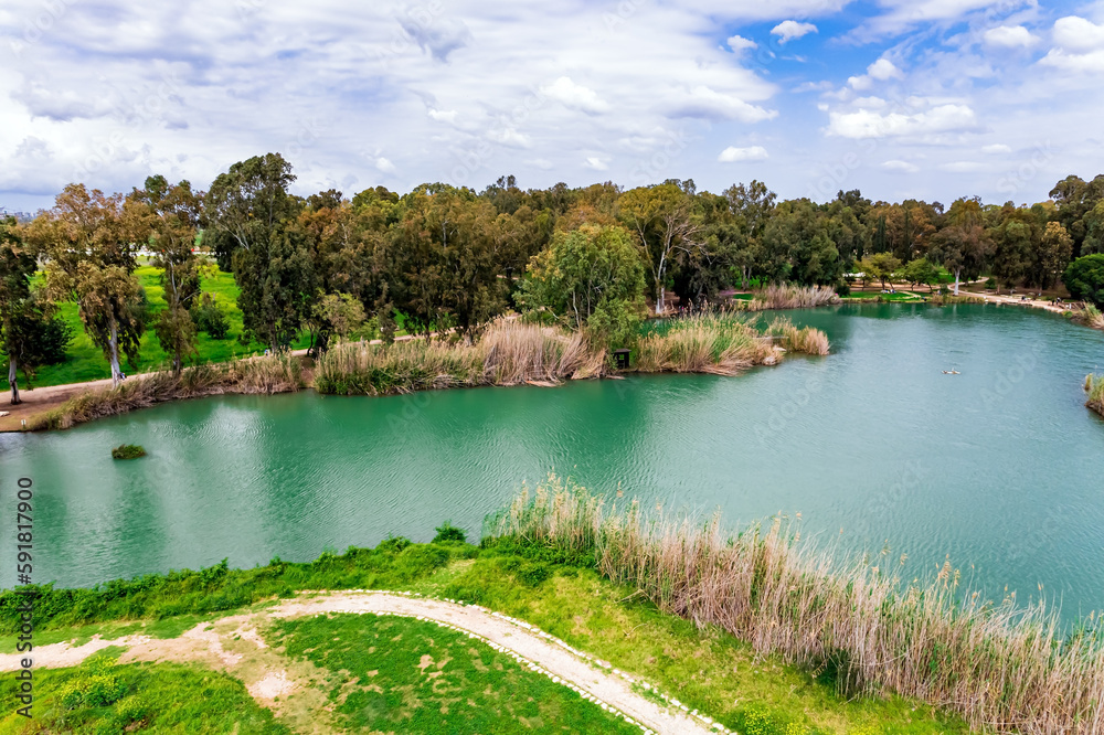 Fototapeta premium The picturesque lake