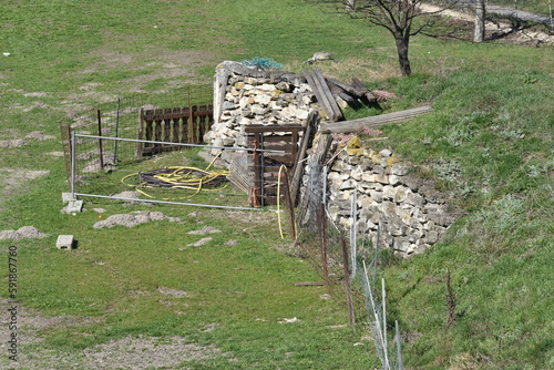 Burgruine Leithaprodersdorf, Burgenland, Österreich, 16.03.2023 photo