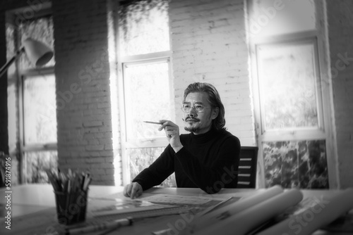 Interior painting drawings of middle-aged and old designer