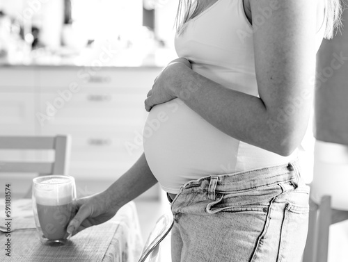 happy pregnant woman, mom and dad, second trimester, newborn, expectation