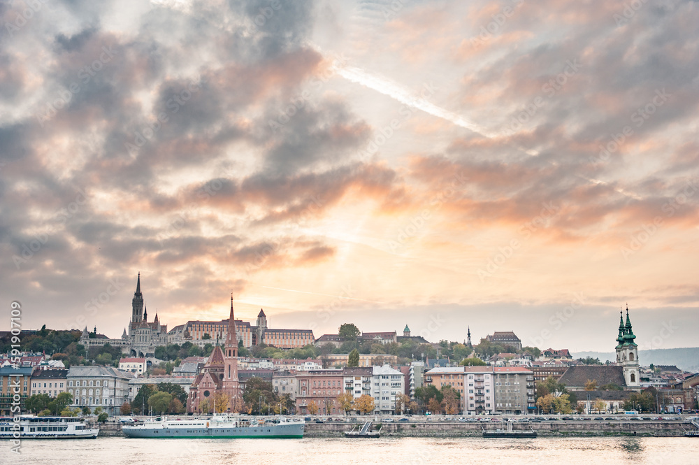 Obraz premium Landscape of Budapest with some famous buildings and Danube river. Hungary