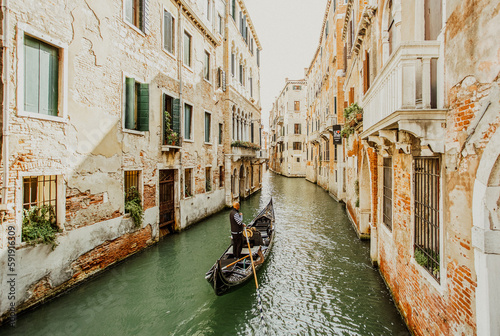 Take a ride with me in Venice © ComewithAhmad