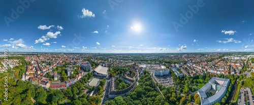 Augsburg, rund um das Wertachbruckertor im Sommer, 360° Blick auf die nördliche Innenstadt © ARochau