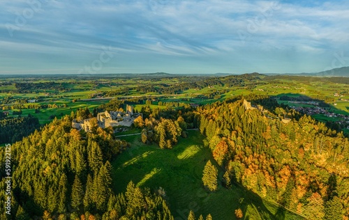 Stimmungsvoller Herbstabend im Allgäu um die Burgruinen Hohenfreyberg und Eisenberg nahe Pfronten 