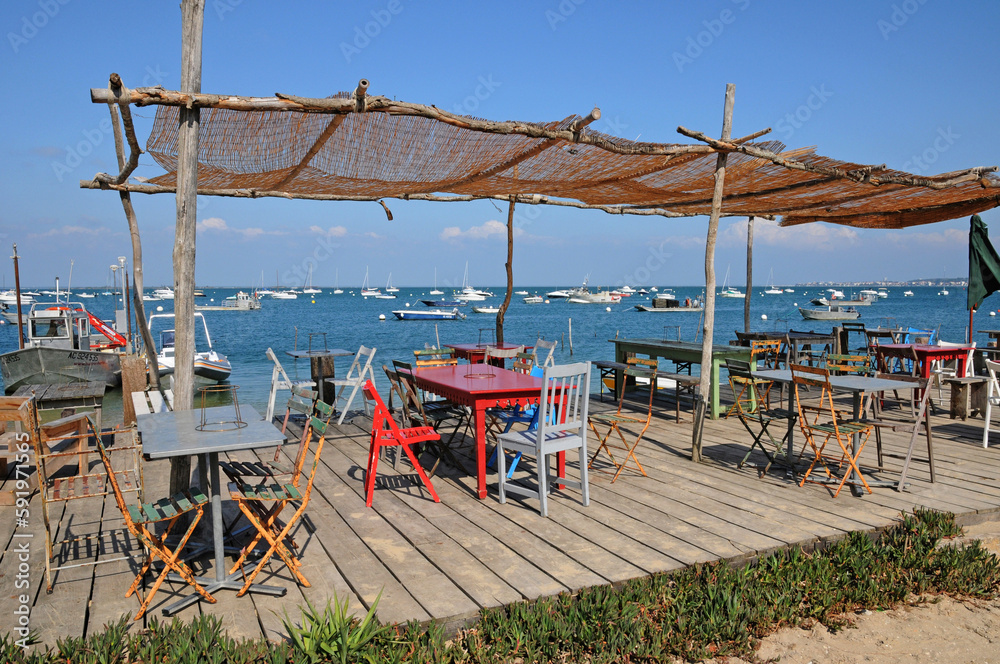France, seafood restaurant in L Herbe in Bassin d Arcachon - obrazy, fototapety, plakaty 