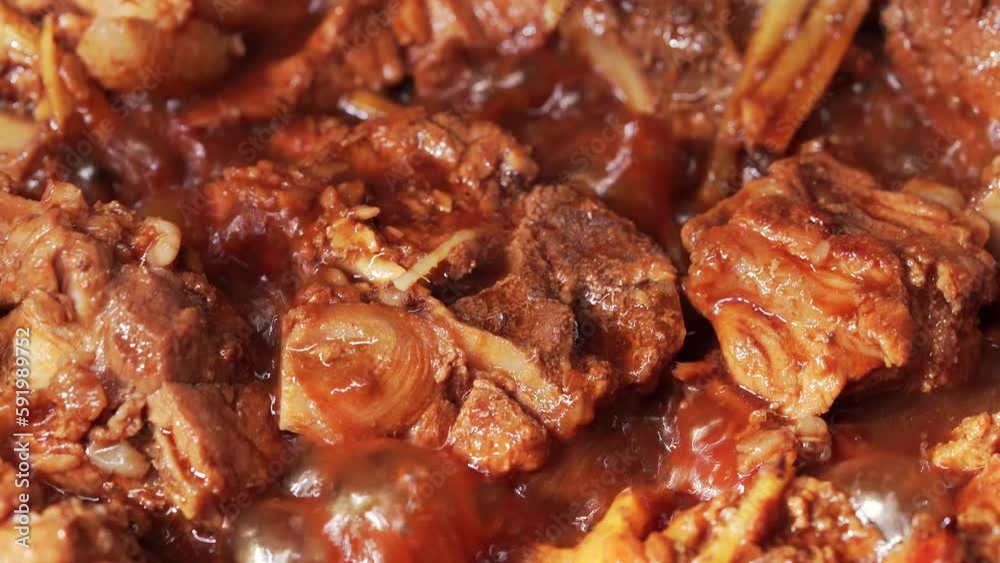 The cooking process of roasted pork spine in sauce, a special delicacy in Northeast China The cooking process of roasted pork spine in sauce, a special delicacy in Northeast China
