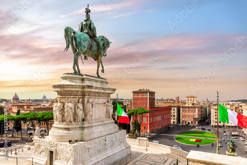 Obraz na płótnie The equestrian statue of Victor Emmanuel II and the Venice Square or Piazza Venezia at sunset, Rome, Italy w salonie