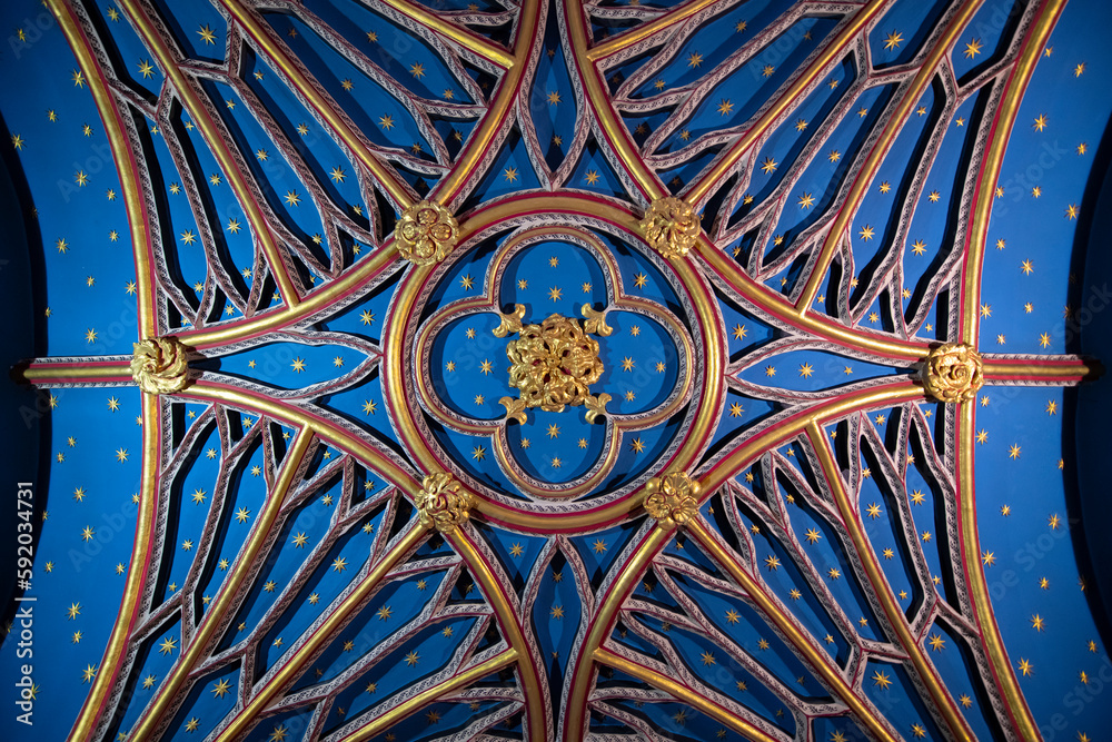 Ceiling of Westminster Abbey with Gothic style. The church is located next to Palace of Westminster in city of Westminster in London, England, UK.  - obrazy, fototapety, plakaty 